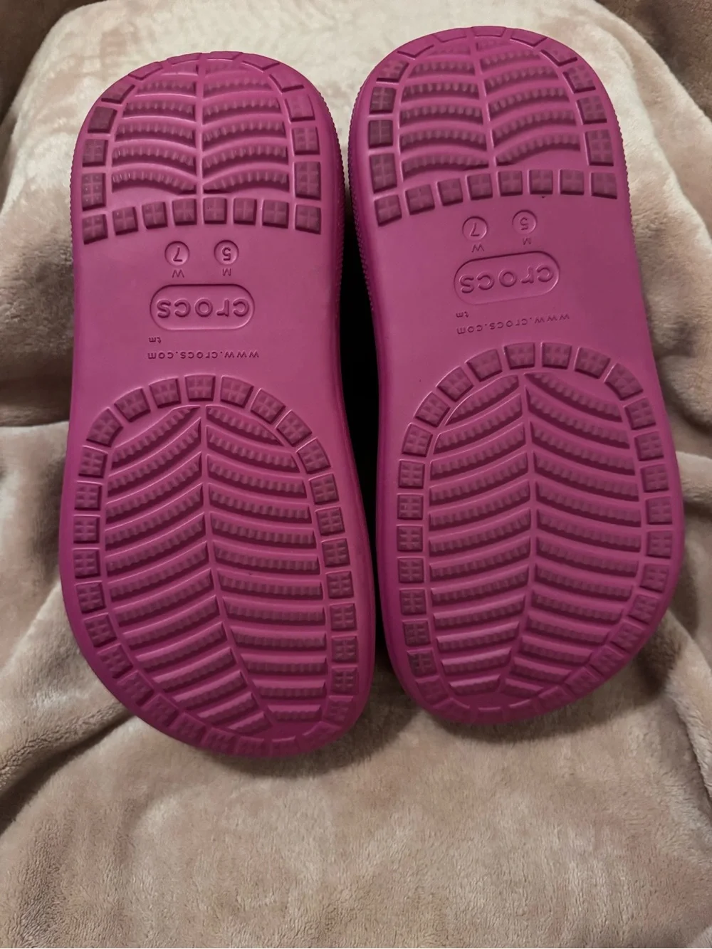 CROCS lightweight clogs